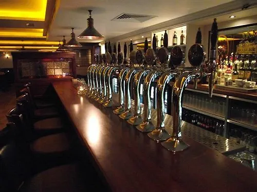** Hotel Forty Four Main Street Swords Irland