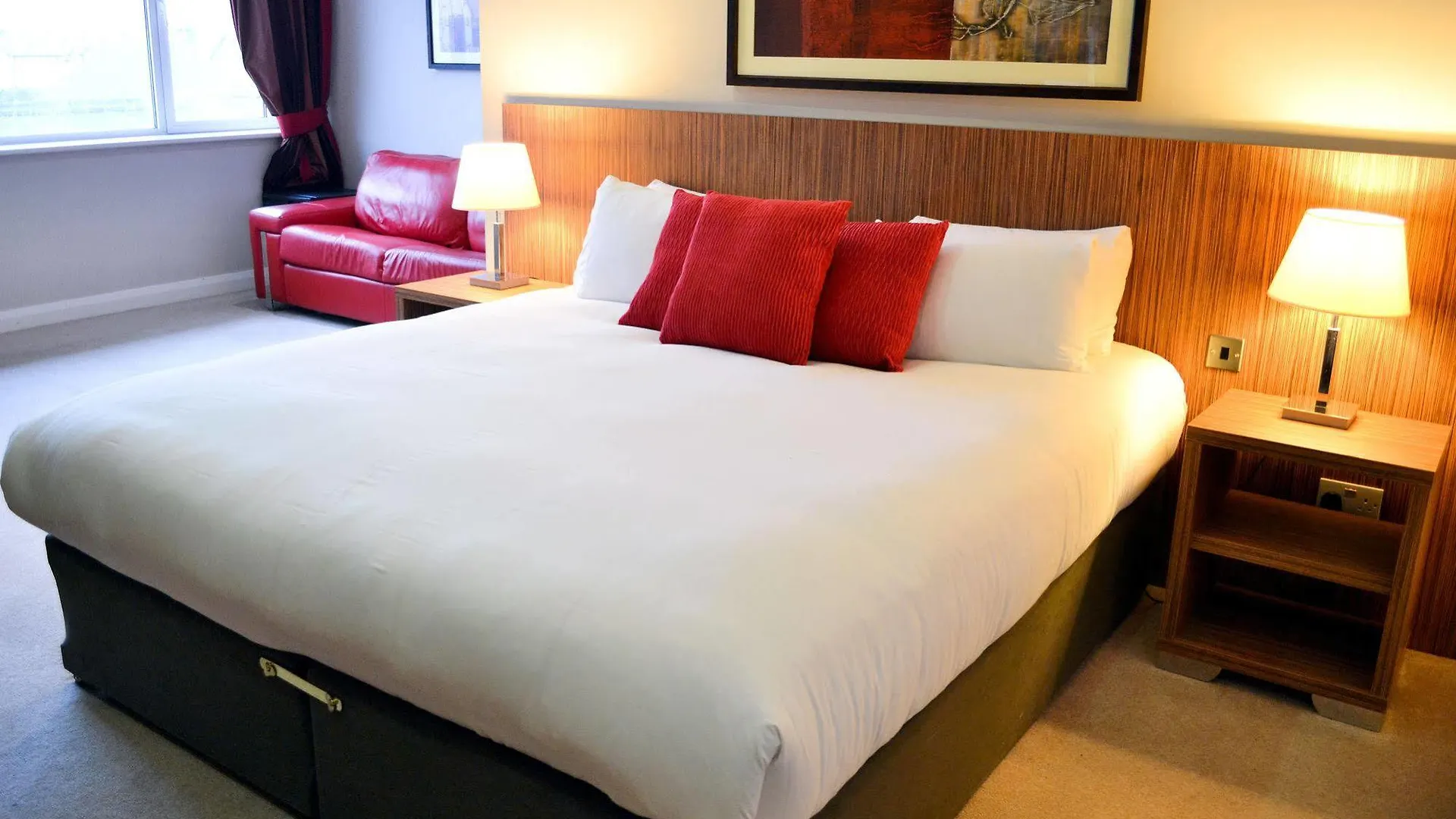 ** Hotel Forty Four Main Street Swords Irland